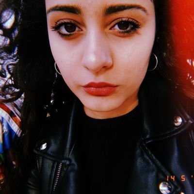 E se mi perdo nei tuoi occhi attraverso uno schermo, pensa cosa succederà quando ci incontreremo davvero.❁