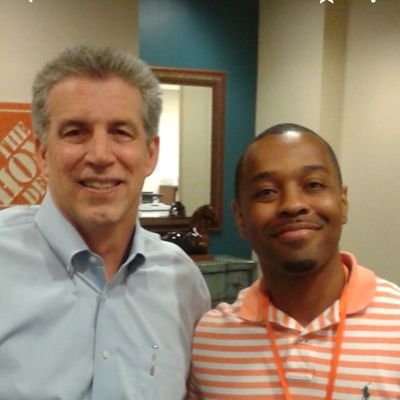 JustinM_HD's profile picture. Servant Leader At The Mira Loma Campus 12years bleeding orange 🍊 #SDC5645 5️⃣6️⃣4️⃣5️⃣ Operations Manager