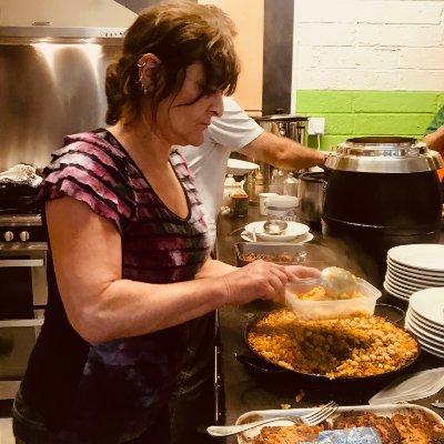 Community group using #foodwaste 2 create home-cooked meat + veg meals made with ❤️ 4 our #Bristol #BS5 community. £3 for a 3 course meal. Comms @Ethical_PR