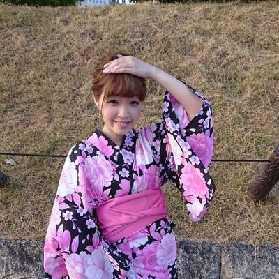 Artpool所属・muuちゃんが大好きで応援しています❗
只今muu民No.6所属。もちろん関西で頑張るアーティストも応援中☺️
(注意)DMはお会いした事ある人以外は基本返信できません🙏
また、エッチ関係やビジネス関係目的の方も承認しませんので、あしからず😡