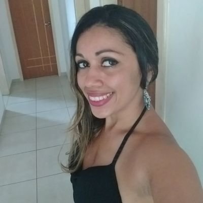 Profile Picture of Luciana Lopes (@lucoruja33) on Twitter