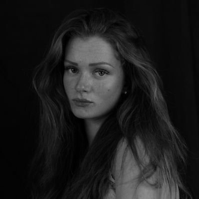 Twiinying's profile picture. 