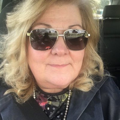 ycattoni's profile picture. Canadian artist living the dream, loving to paint.