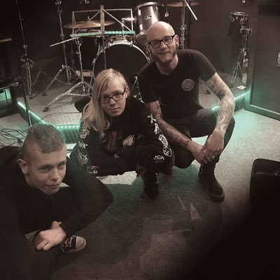 Gude, wir sind eine Punk Band aus Hessen