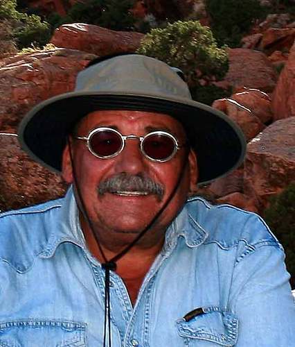 Politkracher's profile picture. Tritt ein für Gerechtigkeit, kämpft gegen die Gier der Konzerne und asoziale Politiker von Schwatzgelb!