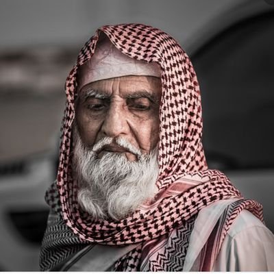 شايب ساخر على السليقة ... يسولف بكل شي ... أحياناً أكتب بلسان الآخرين ... إختلف معي بدون إساءة ... لا أطلب أكثر من الإحترام .