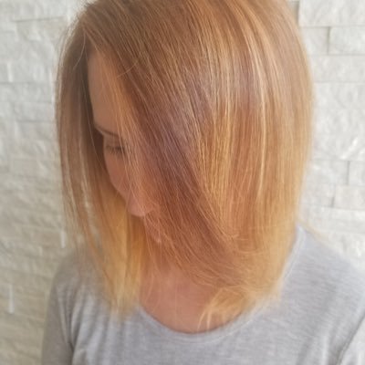 PinkHairNoShoes's profile picture. 