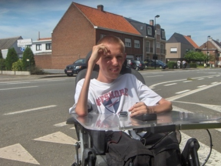 niro0690's profile picture. Partyrents: #verhuur van #feestmateriaal zoals #tenten #tafels, #stoelen, #borden, #bestek, #glazen,... Alles voor een geslaagd feest. http://t.co/vGIVYzMHoO