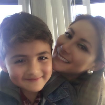 Periodista, DIRCOM, acérrima defensora de los derechos humanos y la equidad social.
