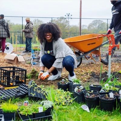 Urban farms & Sustainable living 👩🏾‍🌾 Connecting and promoting Black farmers all around world 🌍 be apart of the health revolution ✊🏾✨IG: @blackPeopleGrow