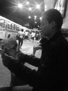O que me comove não é o barulho dos violentos e sim o silencio dos bons.
