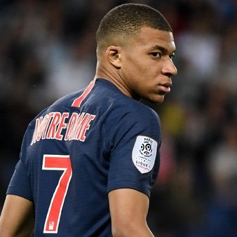 Fan de mbappe !! Abonne vous pour plus d info !!