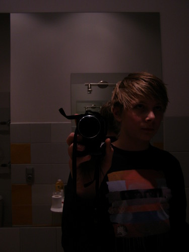 Roniszz's profile picture. 