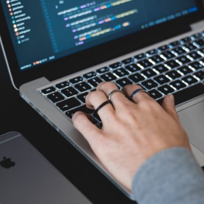 Vegan, Feminist, Passionate programmer, Conversationalist