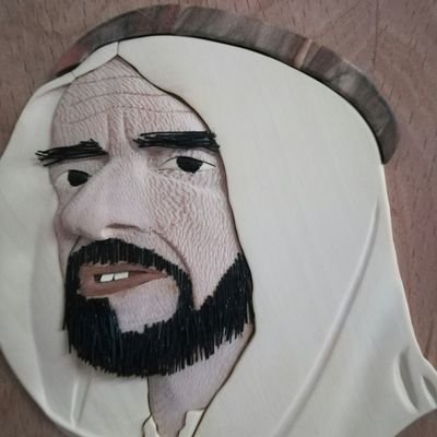 L'artiste qui a fait le visage humain en bois et toutes les structures en bois
+971547252518