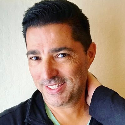 markazevedo's profile picture. cнrιѕт-ғollower, нυѕвand, ғaтнer, вroтнer, ғrιend. мυѕιc, pнoтograpнy, мĸтg, вeacн. and ѕoмeтιмeѕ, a тalĸιng мonĸey (υѕυally laтe aт nιgнт). peace.