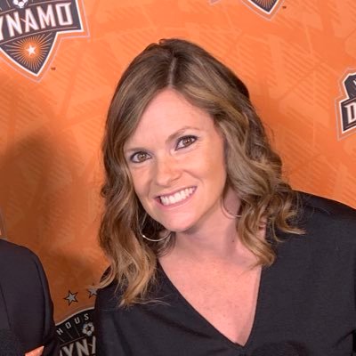 Sideline reporter at Houston Dynamo home games. Periodista deportiva en español. Amante del fútbol y los deportes.