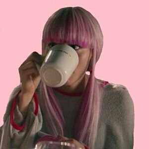 ❥⠀|⠀⠀⠀⠀⠀her heart's too big for her body.
