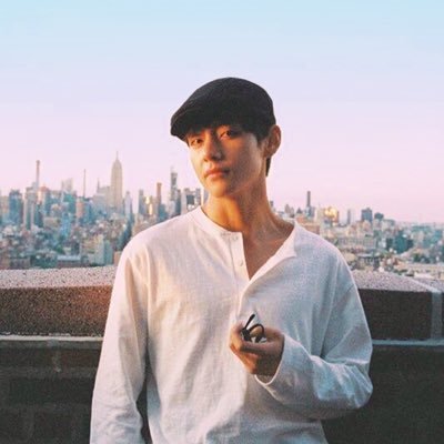taehtayungv's profile picture. Hi, everyone.I am a fan of V.
김태형🐯
🍓Vocalist
🍓Songwriter
🍓Record producer
🍓Actor