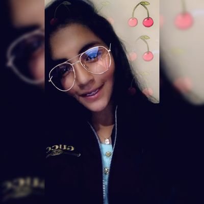 Sofia48365630's profile picture. LAS MEJORES Y MÁS BONITAS COSAS DEL MUNDO NO PUEDEN SER VISTAS NI TOCADAS, DEBEN SER SENTIDAS CON EL CORAZÓN💕
Jugadora de vóley❤🏐