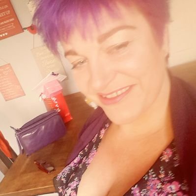 Purplehaired mum of the fab four and 'gurry' extraordinaire. Multi cockerpoo owner and all things nail officinardo!