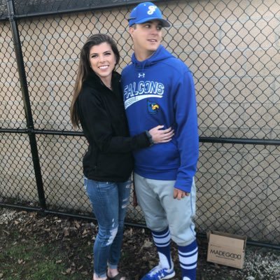 egracew14's profile picture. ope, well hello there snapchat: lilwoody14