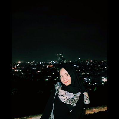 indahputriid's profile picture. Instagram: indahputriid