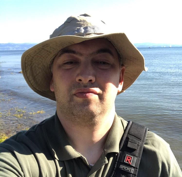Feuerwehr, Amateurfunk, Geocaching und was das Leben sonst noch so bietet.