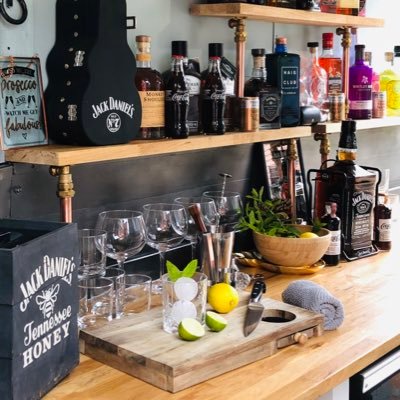 Jack and gin bar for all your party needs 🥂