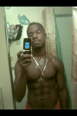 mii nma eiis kehlan AKA scoobii aka kase aka KEEZZII feel me iim madd cool relaxed iinto sports a lot iim a funnii guy