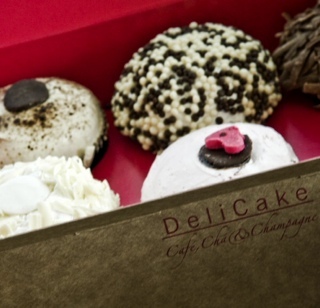 DeliCakecupcake's profile picture. ... fazemos os cupcakes mais leves de Sao Paulo: os DeliCakes !!! 10g de acucar, sem gema do ovo, sem manteiga ... cobertura a base de soja,canola e Chocobelga!