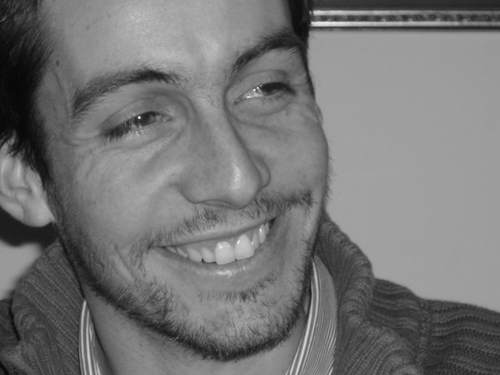 Chileno. Publicista, Cruzado de corazón. Amante de la buena música y la buena mesa. Viva Chile!! Always in beta...
