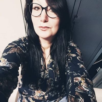 Kein Mensch kämpft ewig...
Irgendwann..drehst du dich einfach um...und gehst...