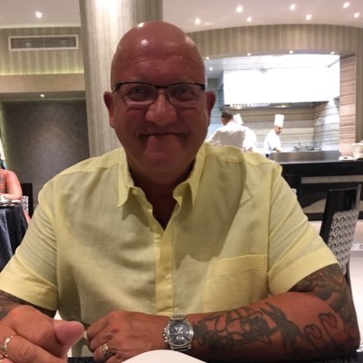 DAD OF 2.HUSBAND OF 1.GRANDAD OF 1. 37 YEARS MARRIED IN MARCH/24..BIG FAN OF PDC DARTS.🎯🎯 ..LOVES SPANISH SUNSHINE 🇪🇸..ALL VIEWS ARE MY OWN AND ONLY MINE.