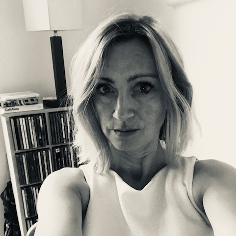 Business Partner, Consulting, sales & marketing @PwC. Love people, ideas & supporting clients with transformation #SeeBeyondChange Mum & wife. All views my own.