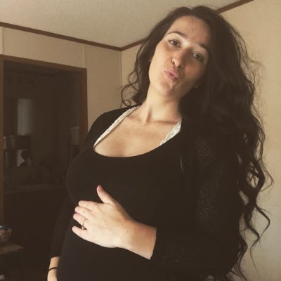 mburnauuu's profile picture. virgo ♍️| 22 years old| fur mom 🐶| fashion enthusiest at Forever 21🛍|