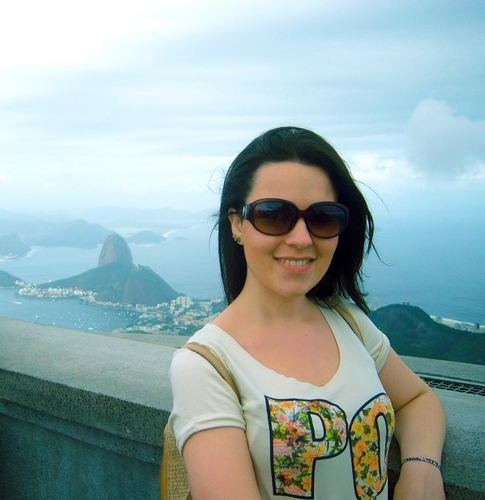 Communicate who you are in all you do. Não sou perfeita, mas sou verdadeira.