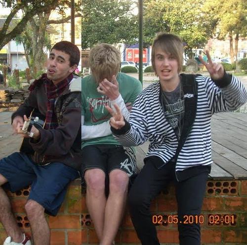 The Official Twitter of Manhattan. @LorenzoMarques , @Day_Late , Izak ( sem twitter ^^ )