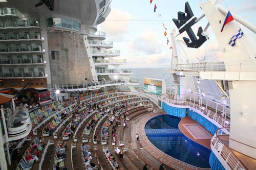 Official tweets from Royal Caribbean International's Oasis of the Seas and Allure of the Seas.  The world's largest and most revolutionary cruise ships.
