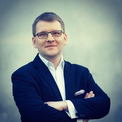 szmikos's profile picture. Miłośnik Liturgii, fetyszysta stóp, lubi koleżanki, ma mało kolegów :)