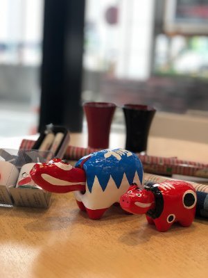 会津バスターミナル内にあるカフェ&ショップ おいしいおにぎりから、本格的コーヒーまでお土産ものも充実しています♪
営業時間:6:00 - 18:00 日曜のみ6:00~17:00(無休)