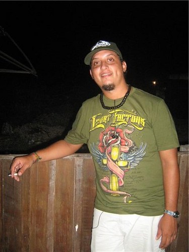 Se hum dia Alguém te deixou com o Coração ferido (...) talves nao tenha Entendido, NAO DEU valor. Mas eu sei Que O Mundo Gira [...]