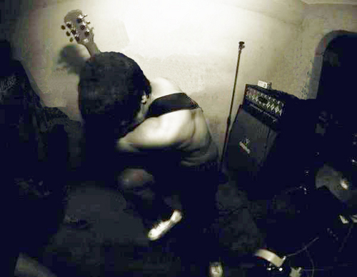 r3vh's profile picture. Enjoy your present