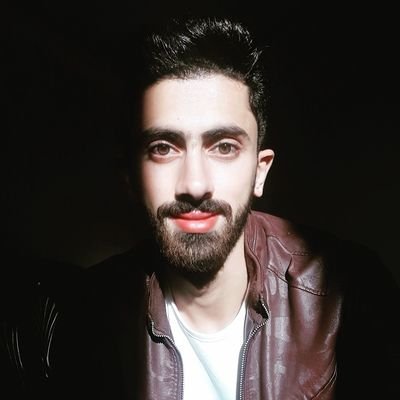 عيش يا راسي على العز والدنيا مدار
ما تضيق صدورنا والدروب موسعه
طبعنا من ربعنا وقّر وتلقى وقار