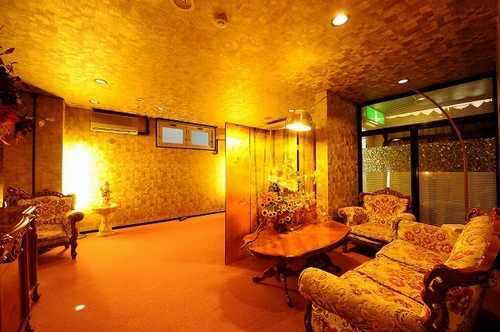 Siwatorimeijin's profile picture. 鏡を見てほうれい線など顔や首のシワが凄く気になる。職場やご近所で『あの人急に老けたんじゃない』と声が聴こえてくる。二の腕やポッコリお腹を触ると張りがなくタルんでいる。このように急速に迫りくる老化現象にお困りの方が『桜雪院』に来院されています。