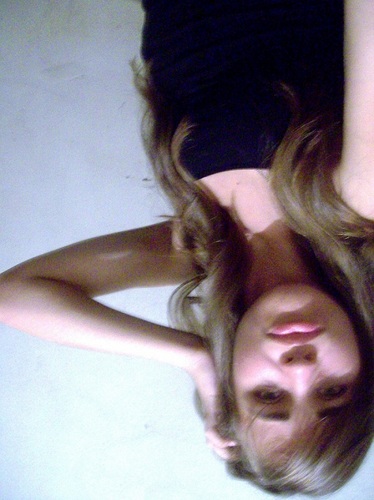 bellyborgessz's profile picture. .-. 'Sem a música, a vida seria um erro.~*