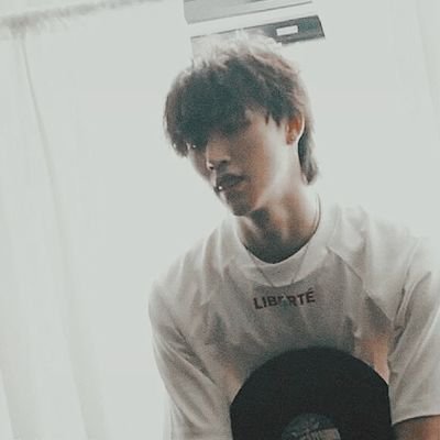 𝟏𝟗𝟗𝟒 • Alfa de 25 años residente de Goyang en Corea del Sur. Apasionado por su profesión y de poder enseñar la expresión del cuerpo en coreografías.