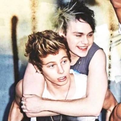 😂What’s up you guys😂 |5SOS| is being LOVELY! Might be you did not know it yet ;)
