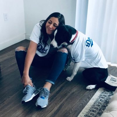 justjeneviee's profile picture. 