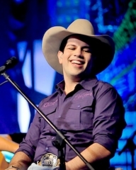 p tdos q amam/admiram esse cantor e compositor q é fera,tá aki o lugar d vc demonstrar tdo o carinho por ele............SOROCA,VC É O KARA!!!